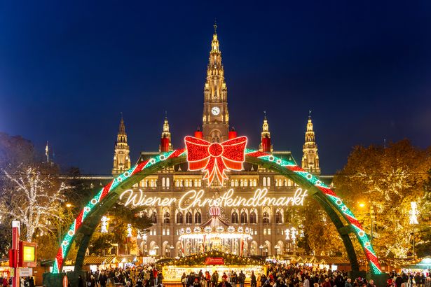 Rathausplatz Christkindlmarkt
