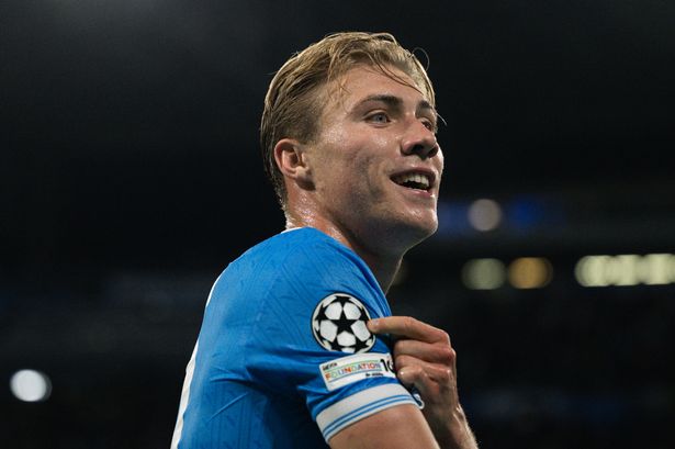 Rasmus Hojlund celebrates his goal