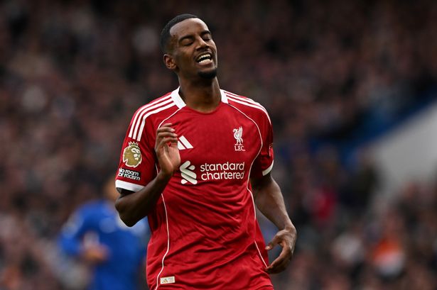 LONDON, ENGLAND - OCTOBER 04: (THE SUN OUT, THE SUN ON SUNDAY OUT) Alexander Isak of Liverpool reacts during the Premier League match between Chelsea and Liverpool at Stamford Bridge on October 04, 2025 in London, England. (Photo by Liverpool FC/Liverpool FC via Getty Images)