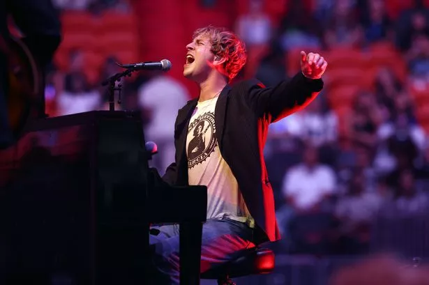 MIAMI, FLORIDA - OCTOBER 09: Tom Odell performs onstage during "Hit Me Hard And Soft: The Tour" at Kaseya Center on October 09, 2025 in Miami, Florida. (Photo by Arturo Holmes/Getty Images for Live Nation)