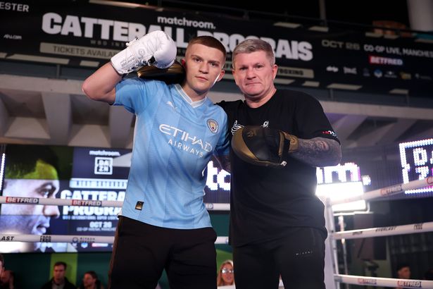 Campbell Hatton and Ricky Hatton during his public workout at the at National Football Museum