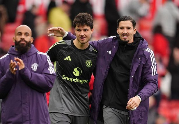 Senne Lammens and Altay Bayindir after Manchester United's defeat of Sunderland