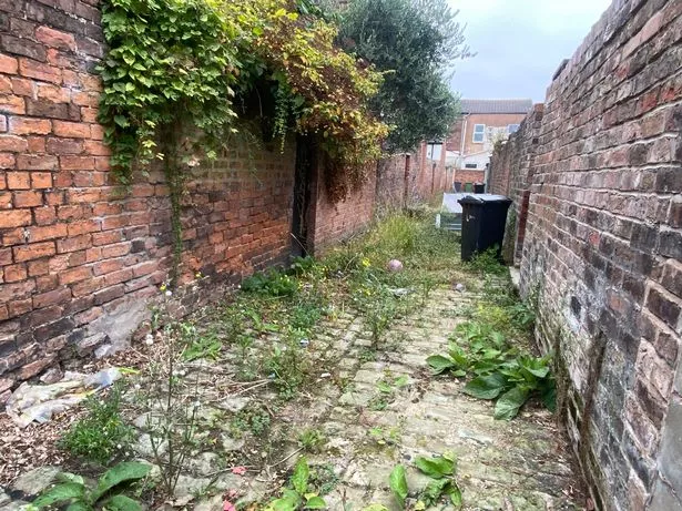 Oxton councillor Allan Brame said people could not take pride in their area if they were left overgrown with weeds