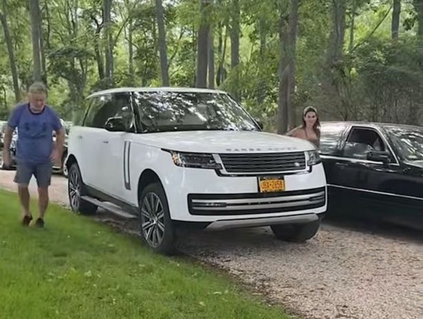 The car Alec was driving was his wife's Range Rover