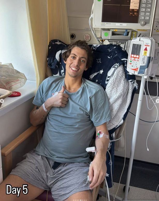 Sam Vanderpump

https://www.instagram.com/p/DFS_7VjthAw/?img_index=5