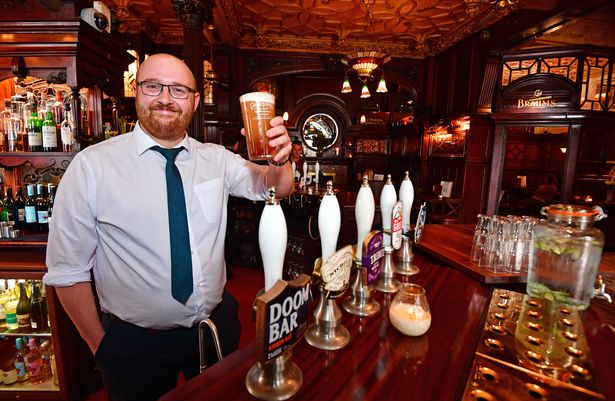 Echo's Dan Haygarth at The Philharmonic Dining Rooms 