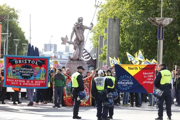 Counter protesters gather in Bristol 