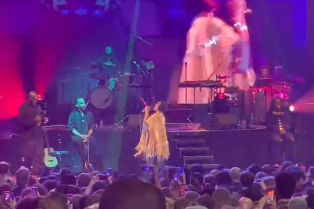 A major US singer was criticised for being late for her Manchester show, whilst some in the crowd also got involved in a disturbance