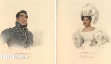 Sketches of a young Hawaiian man and women in fine 19th century clothing. On the left is the king wearing a dark grey military style jacket. He has short wavy hair and is posing, looking slightly upwards. The Queen is wearing a white plumed headdress and a square-necked white dress with fine ruffled neckline, puffed sleeved and the dress gathers in at the waistband and flares out in pleats. Her hair is gathered and you can only see some of her curled hair around her forehead and she wears earrings.