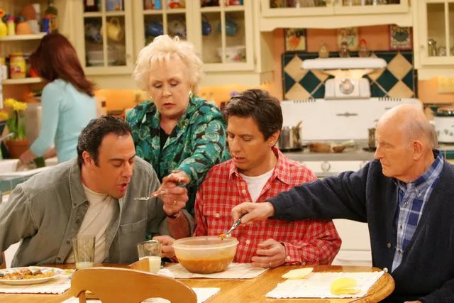 Robert Voets/CBS Photo Archive/Getty Brad Garrett, Doris Roberts, Ray Romano, and Peter Boyle on 'Everybody Loves Raymond'