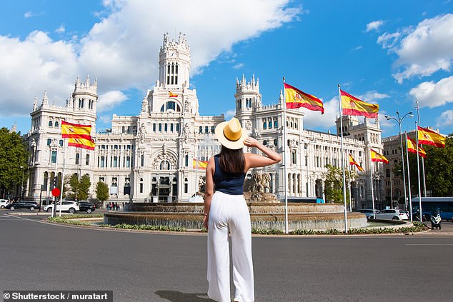 Meals differ too, and while a sandwich and a packet of crisps is a typical lunch in Britain, in Spain it's more of a 'big deal' (stock)