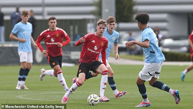 Deep-lying midfielder Tyler Fletcher is very vocal on the pitch and has more mobility than the underperforming Manuel Ugarte