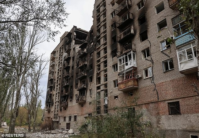 Apartment building damaged by Russian military strike, amid Russia's attack on Ukraine, in the frontline town of Kostiantynivka in Donetsk region, Ukraine September 29, 2025