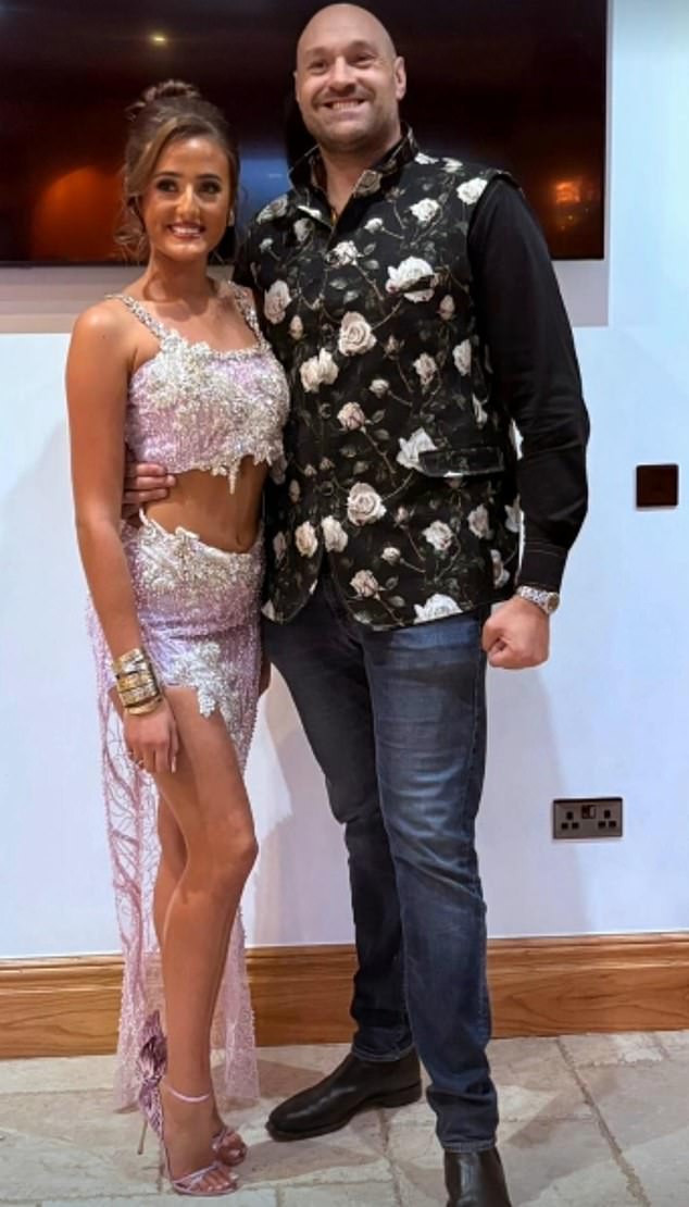 Venzuala continued the traveller tradition of getting engaged young and echoes that of her famous father Tyson who popped the question to wife Paris when he was 17 and she was 15