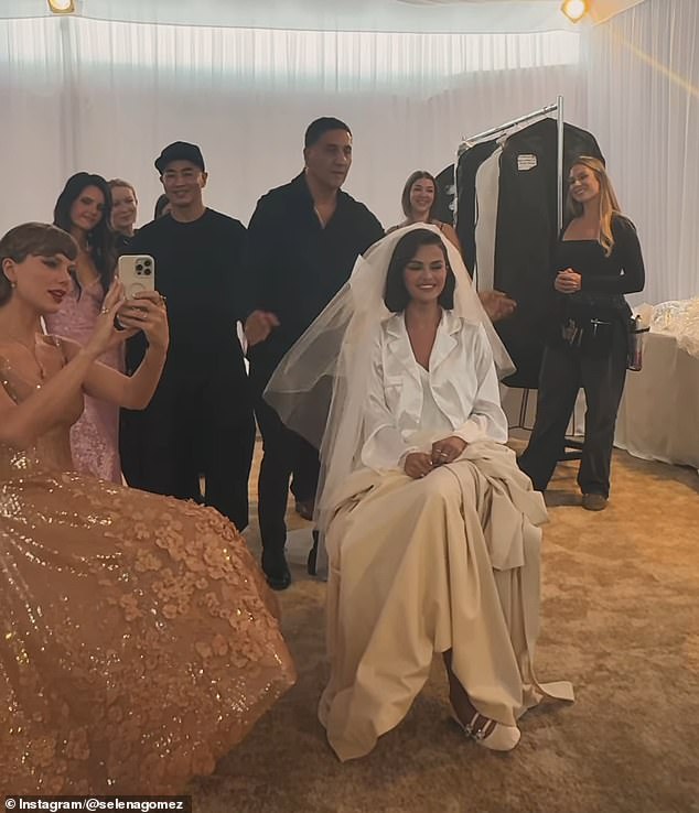 After she realized that she was on camera, she appeared to try to hide the device in her hands, but it was too late, as one fan took a screenshot and posted it on X