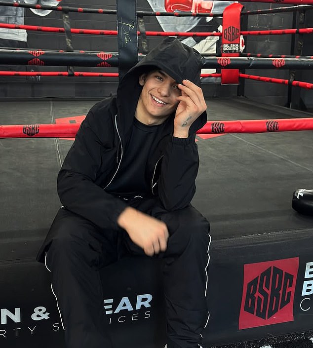 The son of late boxing legend Arturo Gatti has died at the age of 17 after being found hanged