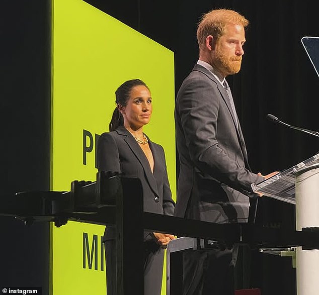 The pair were met with applause as they wrapped up their brief remarks