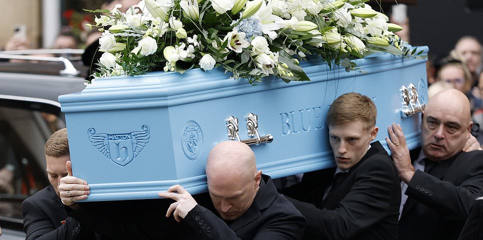 Ricky Hatton funeral latest: Boxing legend's coffin carried into Manchester Cathedral as Wayne Rooney, Tyson Fury and Freddie Flintoff arrive for service