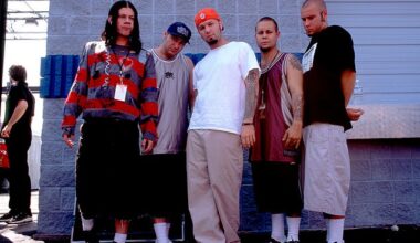Limp Bizkit bassist Sam Rivers has passed away at the age of 48 on October 18 and received an emotional tribute from the iconic band; Rivers (far right) seen with band in 1997 in Chicago