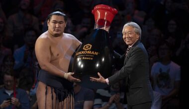 Hoshoryu rewarded with a giant bottle of soy sauce after clinching victory at the Royal Albert Hall