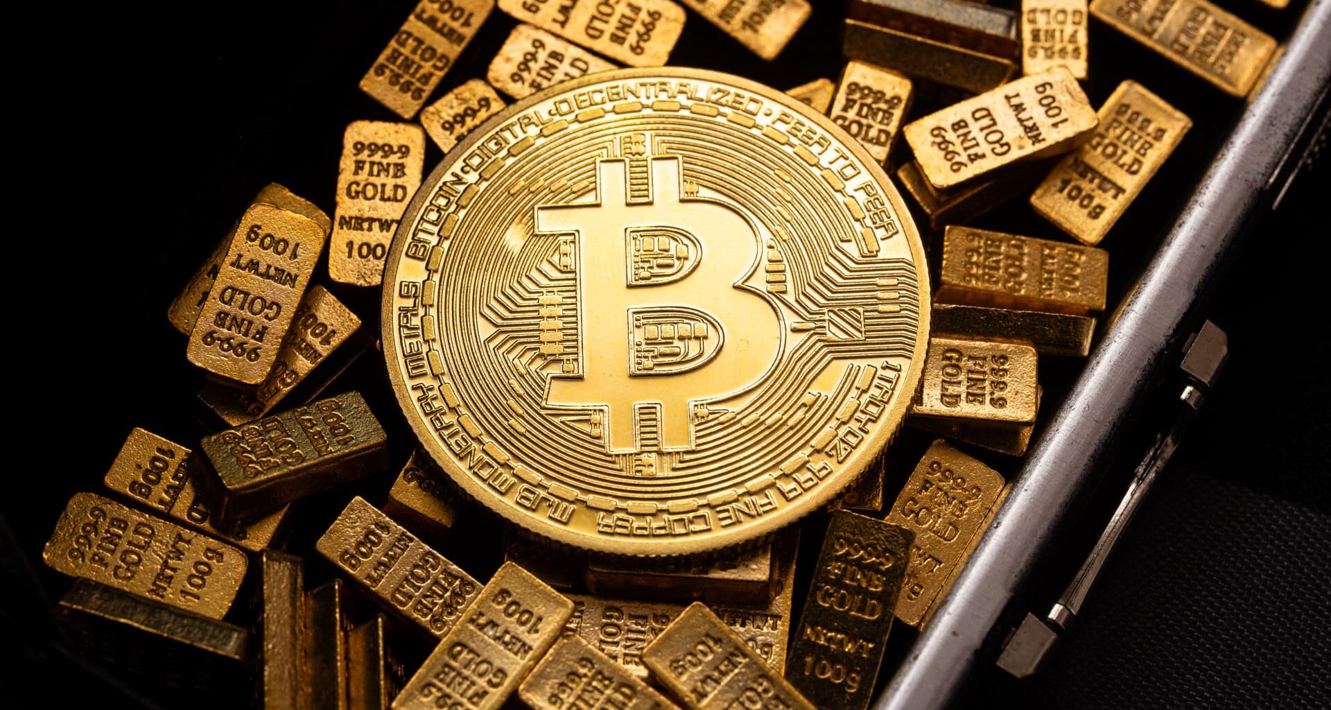 Bitcoin is getting a shutdown boost. More money could rotate into the crypto and out of gold