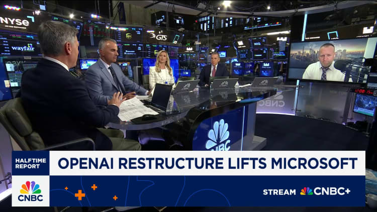 Microsoft market cap jumps to $4 trillion