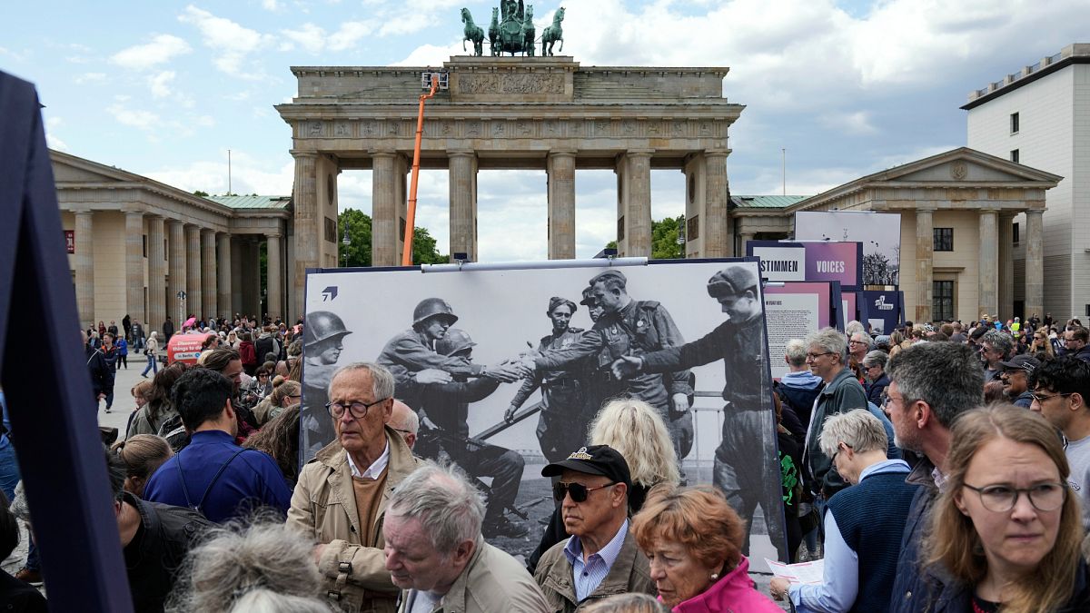 Experts call for rapid European rearmament on 35th anniversary of German unification