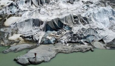 'Enormous' melting sees Swiss glaciers shrink by 3% this year, the fourth-biggest retreat on record