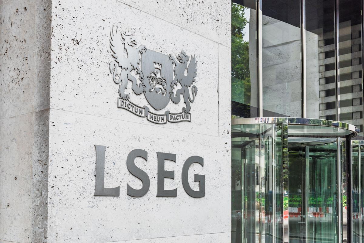London hits record high as global stocks cheer best September since 2013