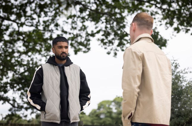 Kammy meets with Mike in Emmerdale