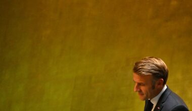 Solitary Macron walks banks of the Seine to plan crunch decision on France’s future – POLITICO