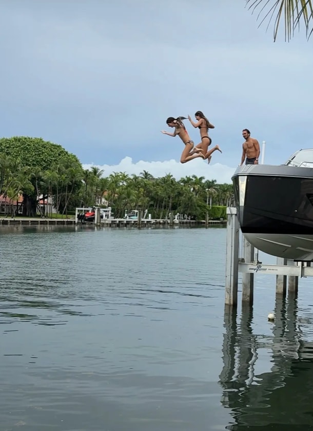 “There’s only one thing more precious than our time... It’s who we choose to spend it with,” Bündchen captioned the slideshow