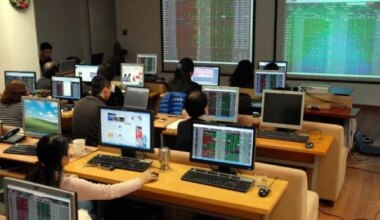 Market awaits upgrade news this week