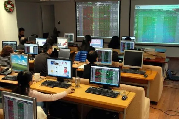 Market awaits upgrade news this week