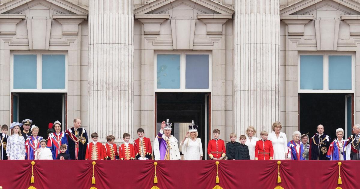 Live: King and Queen wave from Palace balcony and watch flypast