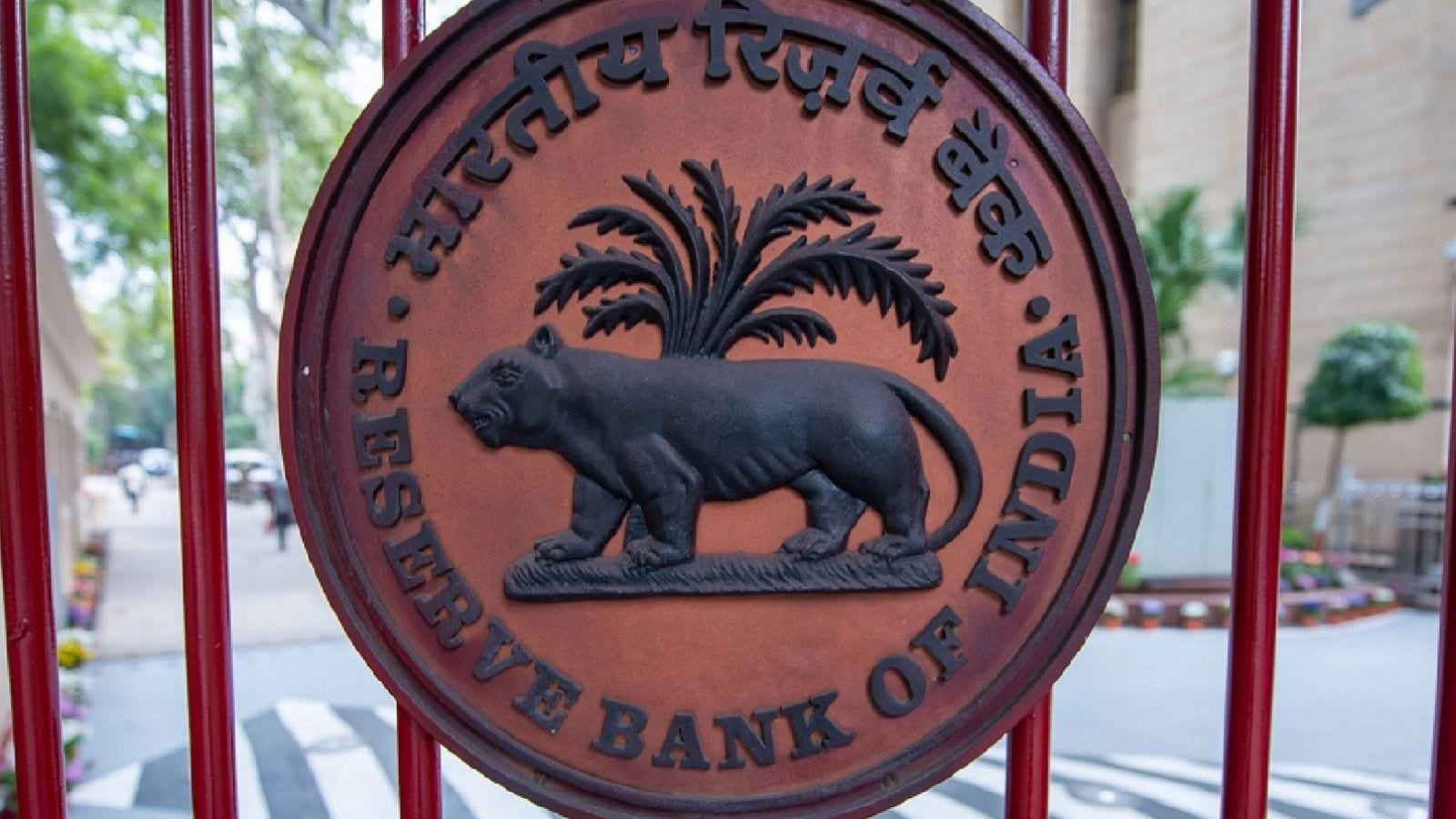 bank, RBI, smartphone, loan, emi, phone emi, ఫోన్ ఈఎంఐ, ఈఎంఐ, ఆర్‌బీఐ, స్మార్ట్‌ఫోన్, బ్యాంక్