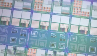 Japan's Hitachi, Riken ink deal to build silicon quantum computer