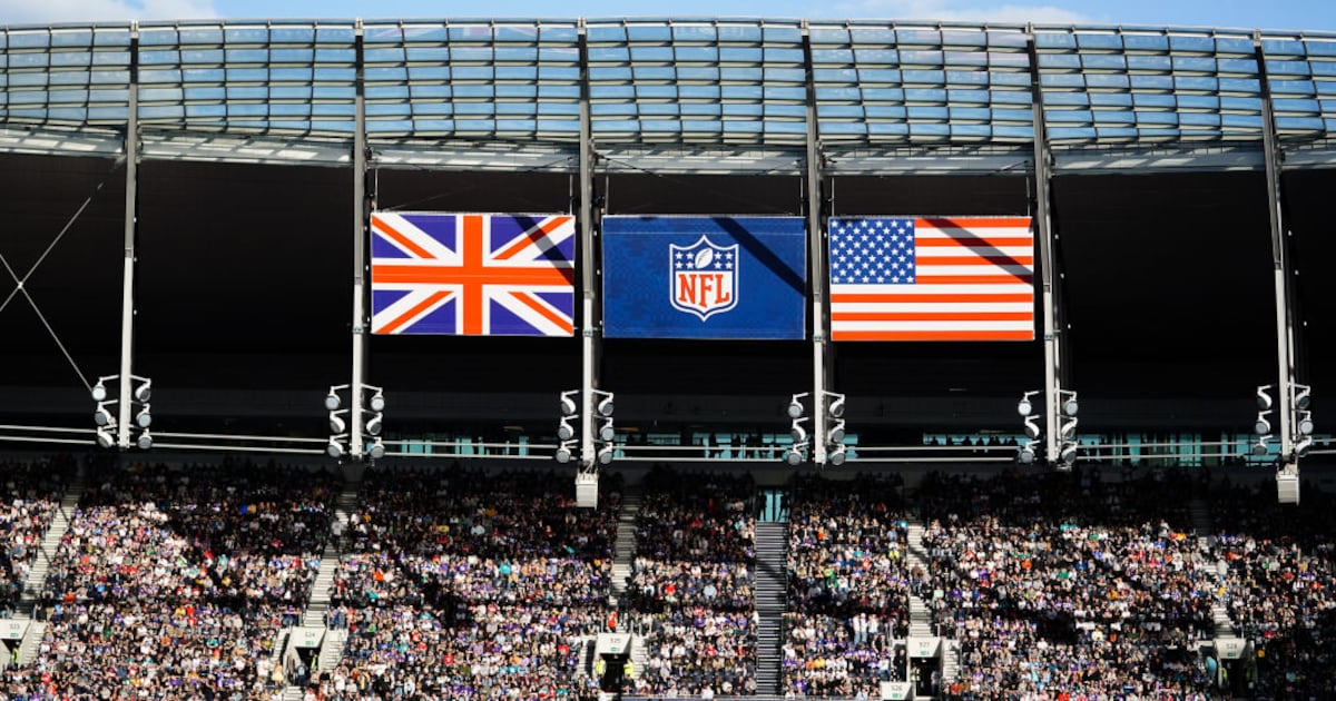 Fans experience long lines, delays for NFL London game through ticketing app