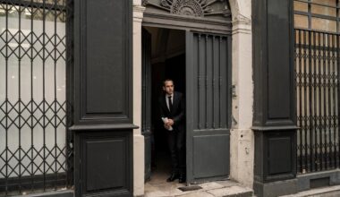 France's left more fragmented than ever after Lecornu's resignation