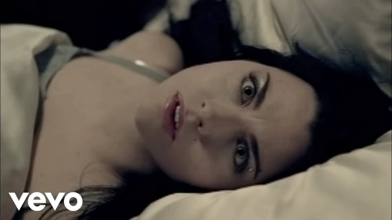 Evanescence - Bring Me To Life (Official HD Music Video) - YouTube