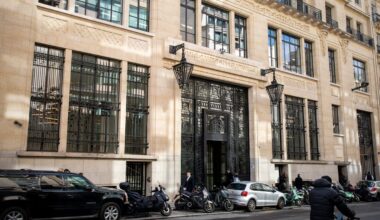 BofA Scraps Year-End Vacations for Traders on Dutch Pension Risk