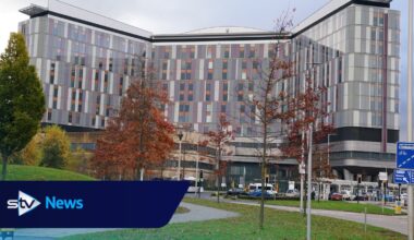 Whistleblowers who raised hospital safety concerns owed apology, inquiry told