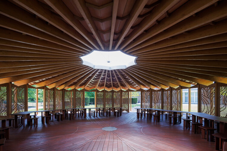 Beyond Private Dining: Exploring the Communal Table as Public Space Infrastructure - Image 7 of 14