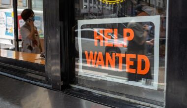 Wall Street Forecasts Worsening Job Market Amid Data Blackout