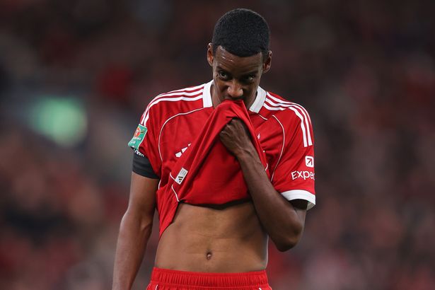 Alexander Isak reacts
