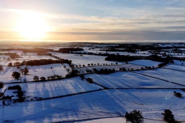 UK snow widens to 320-mile wall with England set to be hit by flurries too