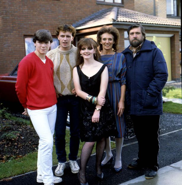 Simon O'Brien, Paul Usher, Shelagh O'Hara, Sue Johnston and Ricky Tomlinson, the cast of Brookside. October 4, 1982