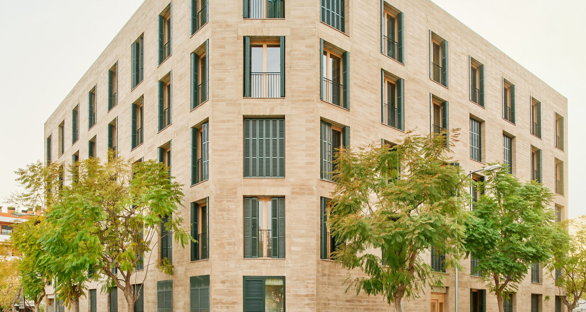 30+8 Social Housing Units on Josep Togores Street / Vivas Arquitectos