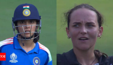 Smriti Mandhana shocked, makes U-turn after surviving LBW scare; New Zealand players in disbelief | Cricket News