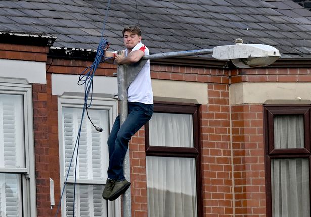 One actor was seen positioned on top of a lamppost for the dramatic scenes